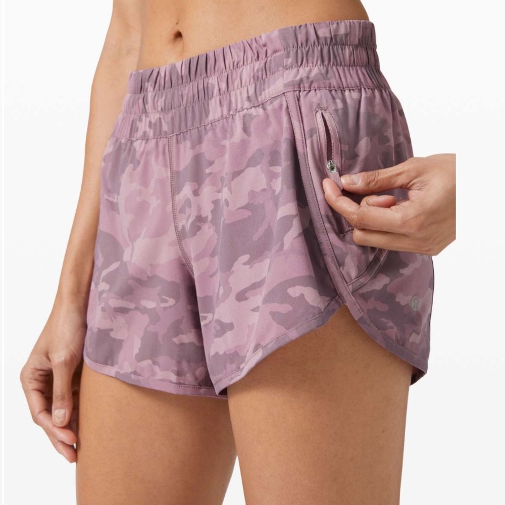 Lululemon Tracker Short V 4" inseam size 4
Incognito Camo Pink Taupe Multi